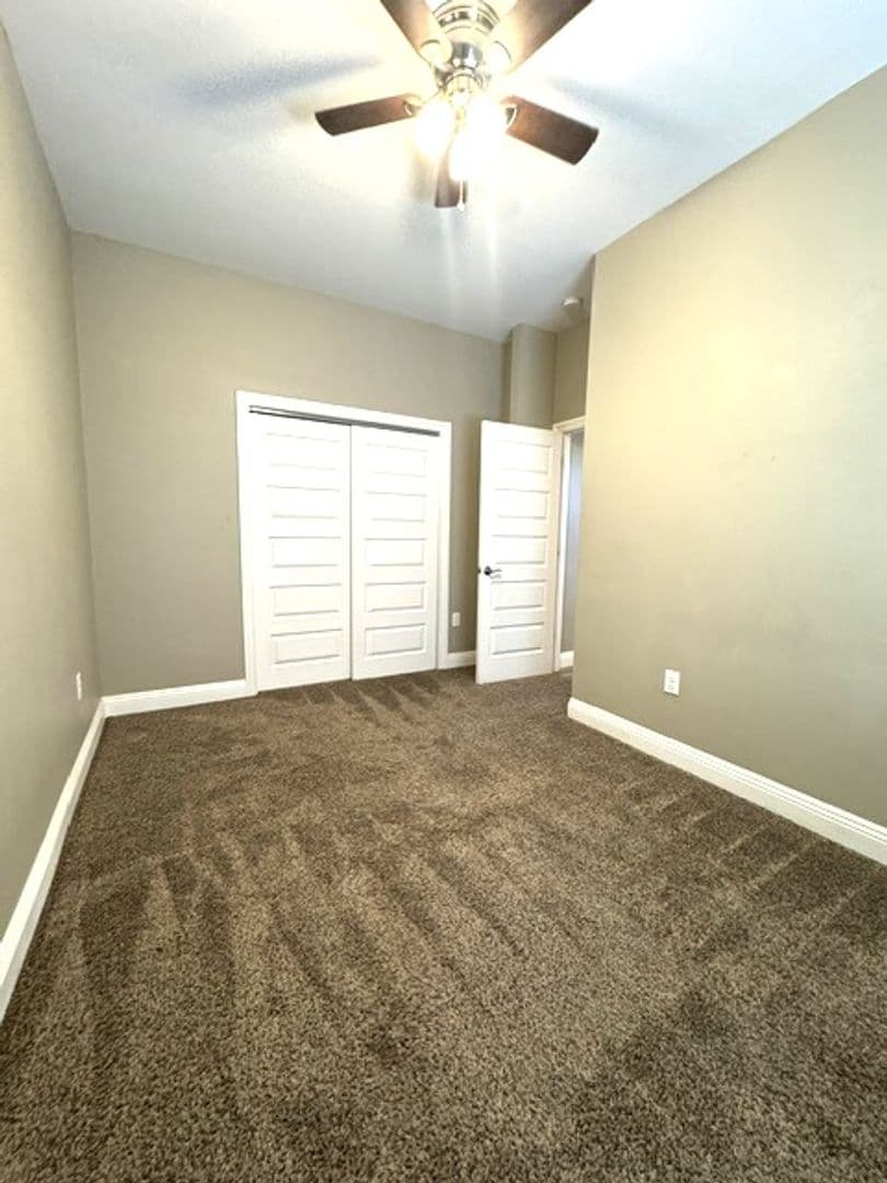 Willows Apartment: 117 S. Yolo St.