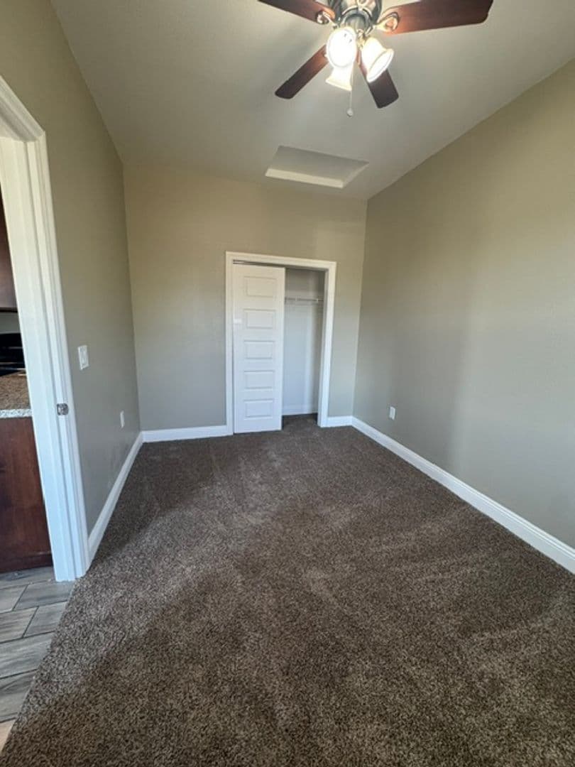 Willows Apartment: 117 S. Yolo St.