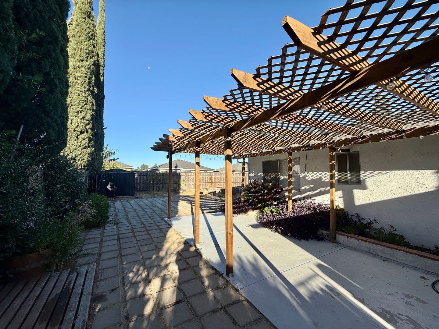 Orland House: 918 Cortina Dr.