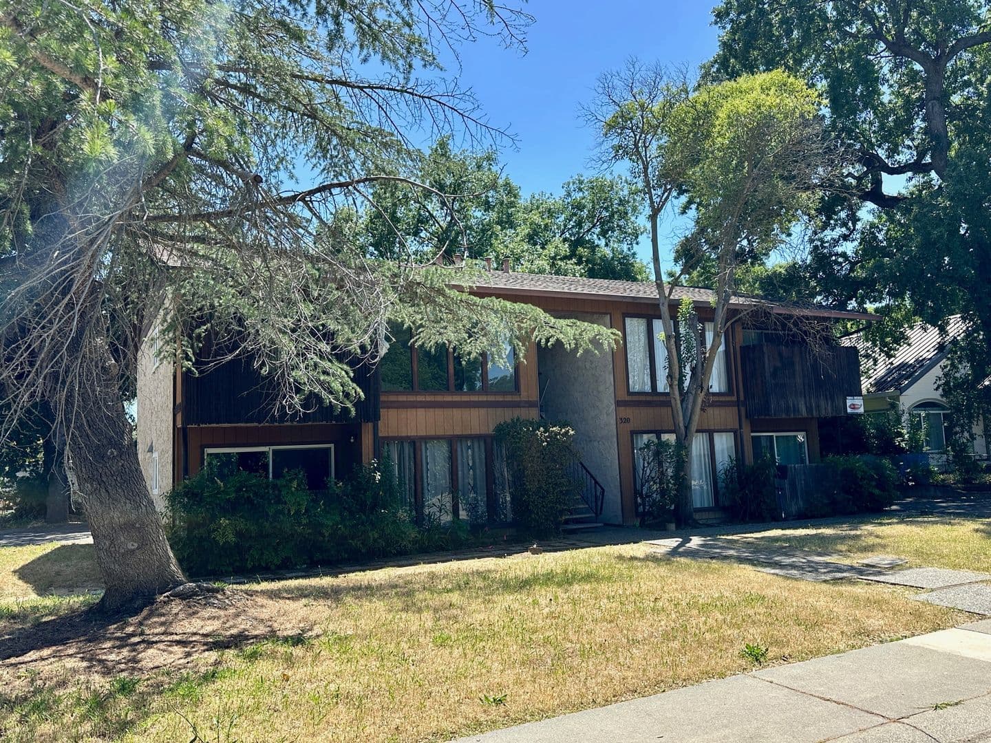 Willows Apartment: 320 Vine St.