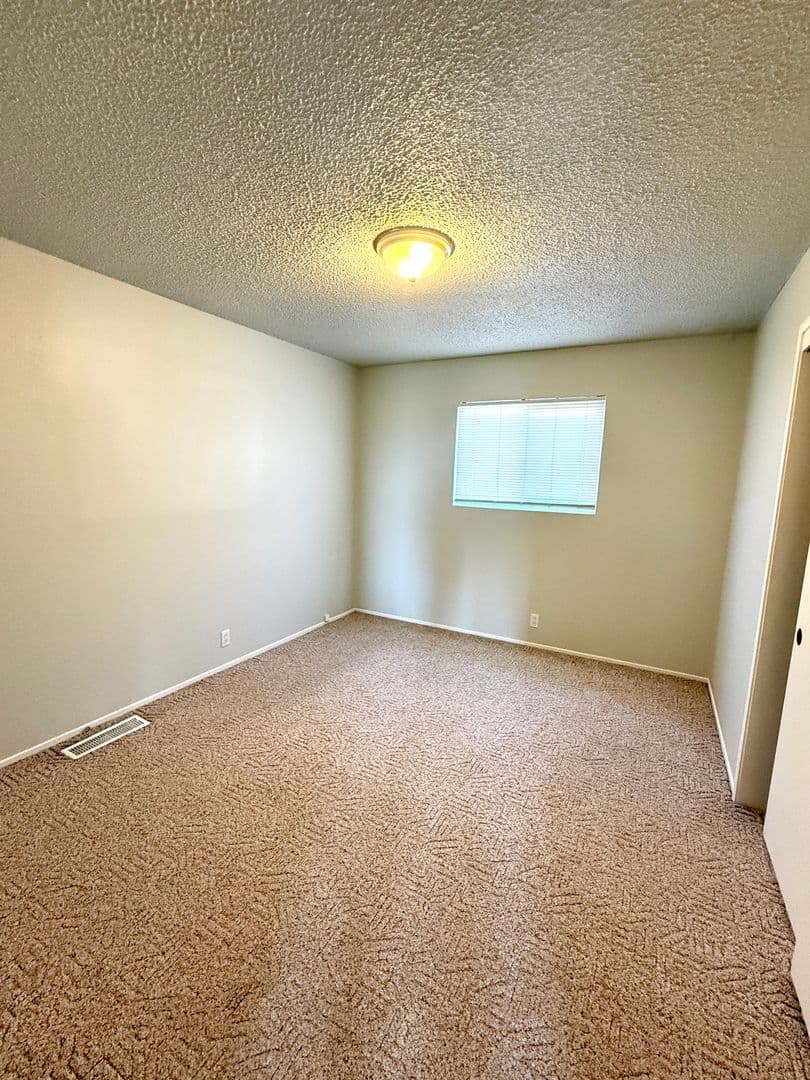 Willows House: 7498 Highway 162