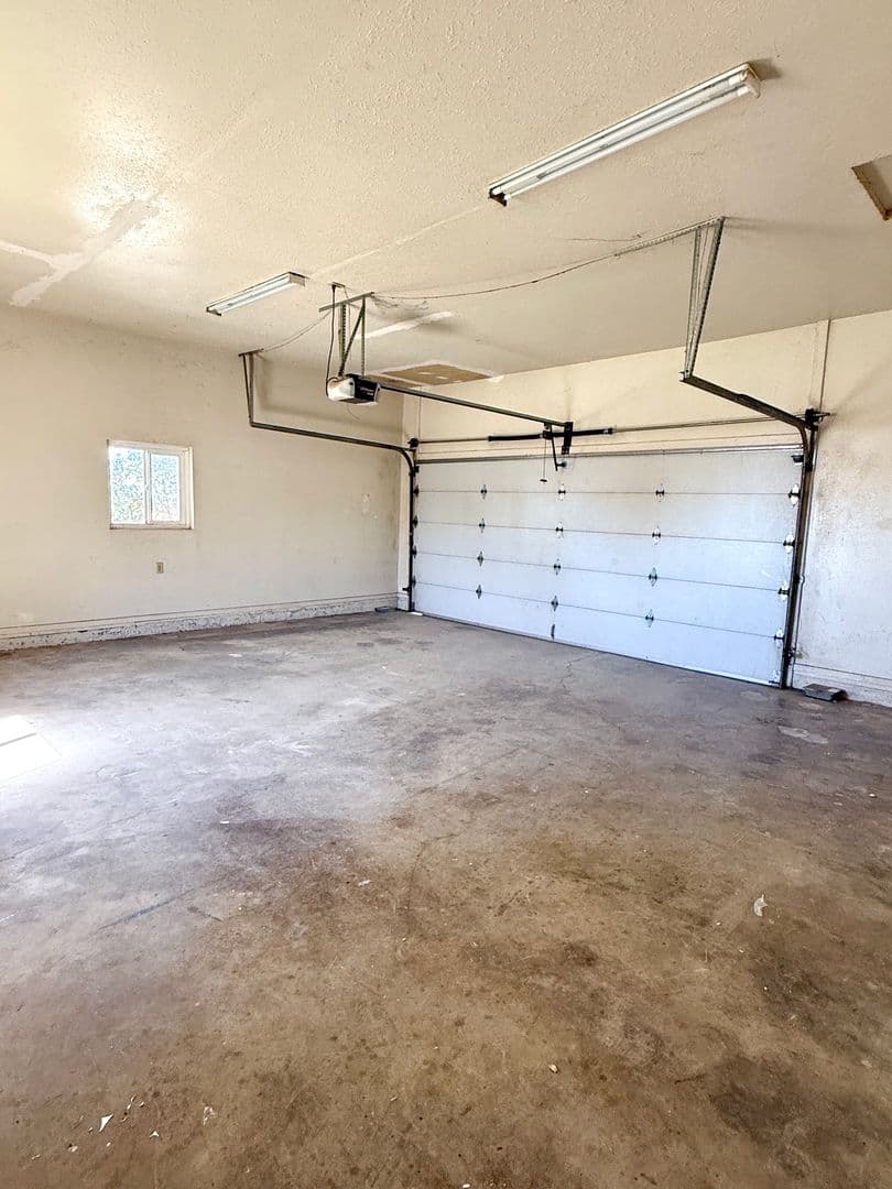 Willows House: 7498 Highway 162