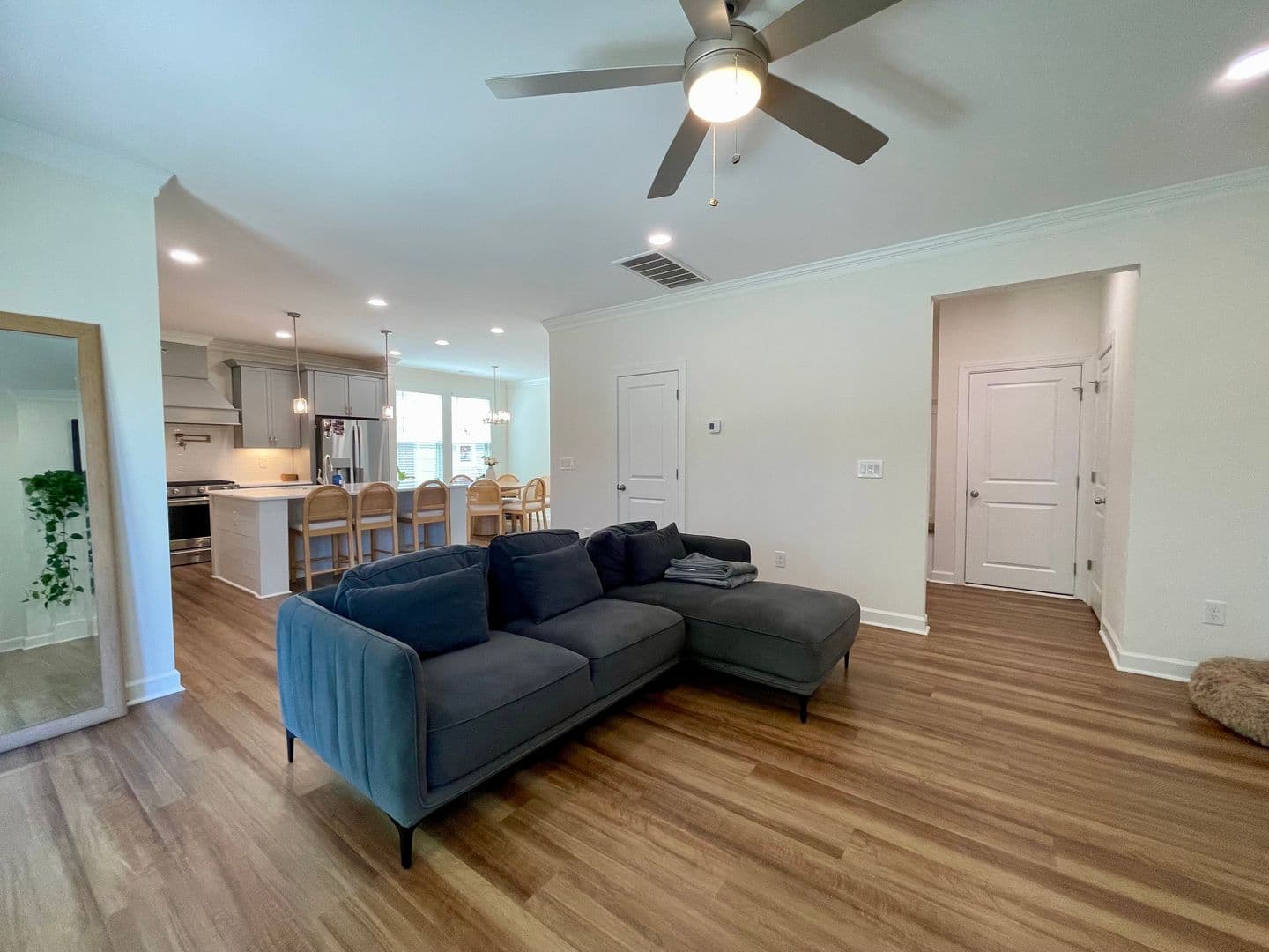 Virginia Beach House: 1349 Narrow Way