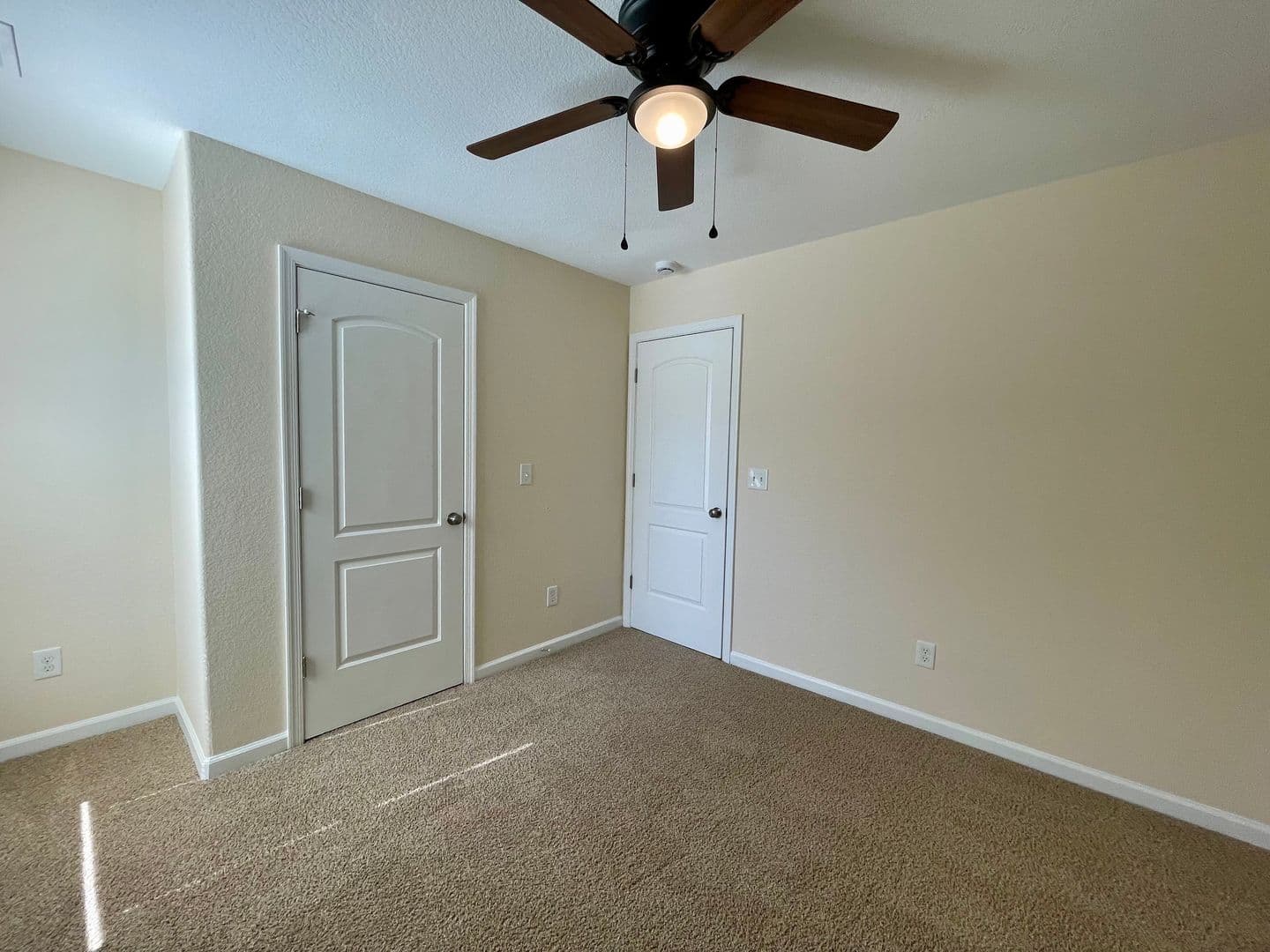 Norfolk House: 4843 Norvella Avenue