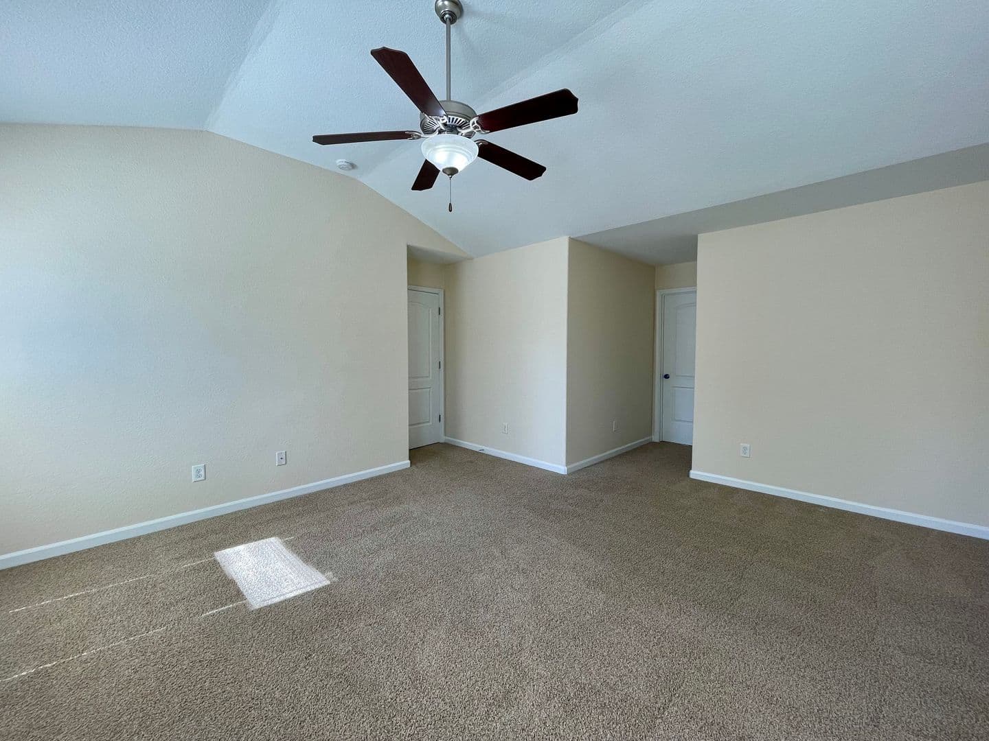 Norfolk House: 4843 Norvella Avenue