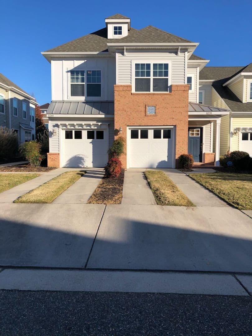 Norfolk House: 8230 Highland Street