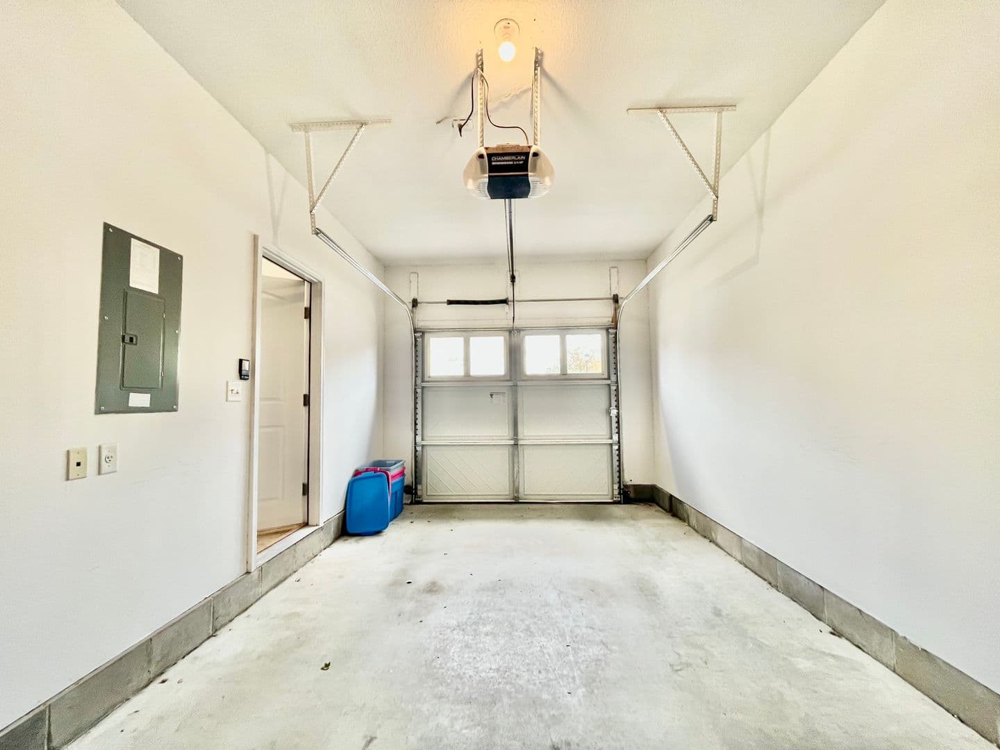 Norfolk House: 8230 Highland Street