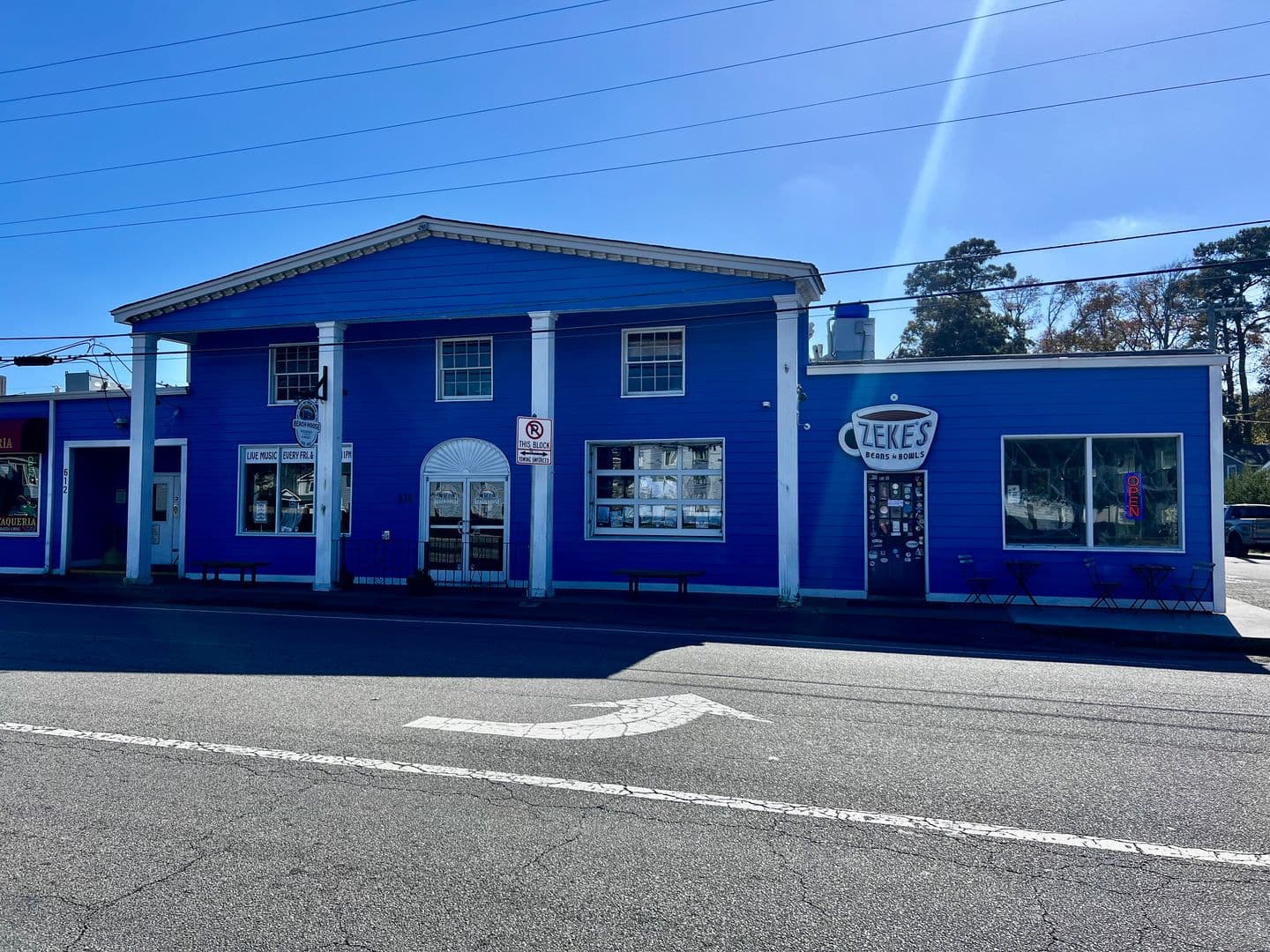 Virginia Beach House: 622 Pinewood Drive