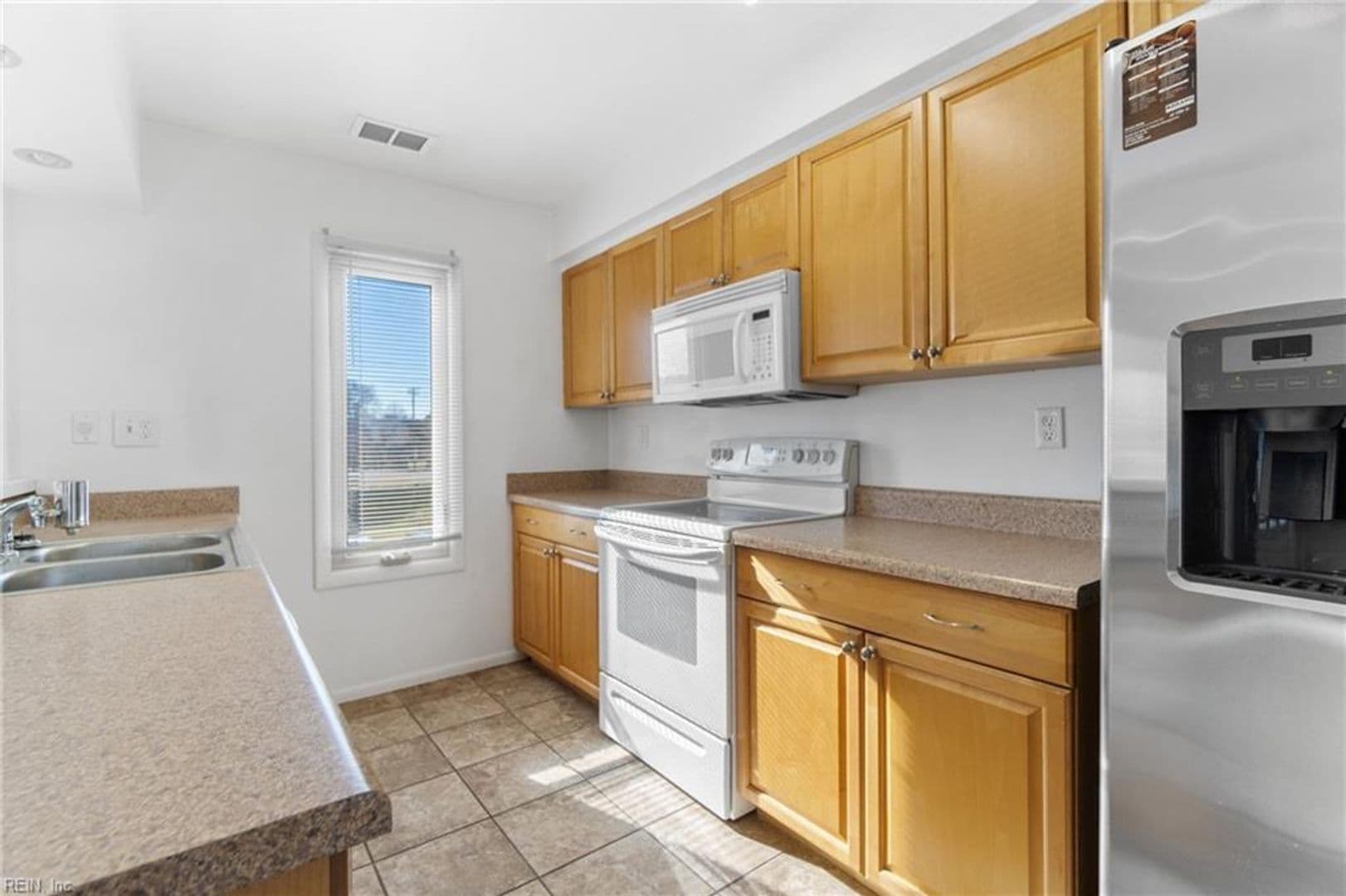 Virginia Beach House: 622 Pinewood Drive