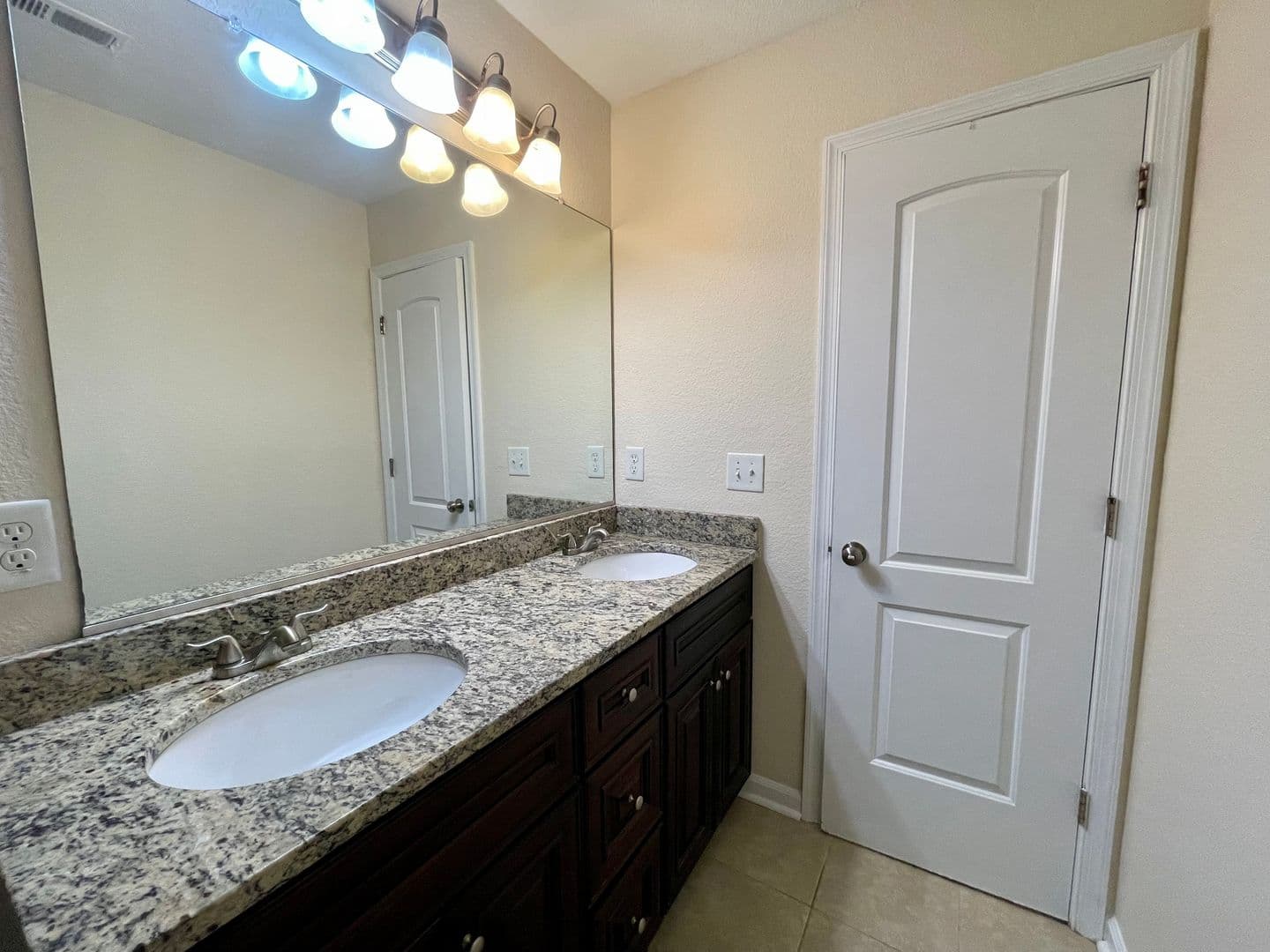 Norfolk House: 4843 Norvella Avenue