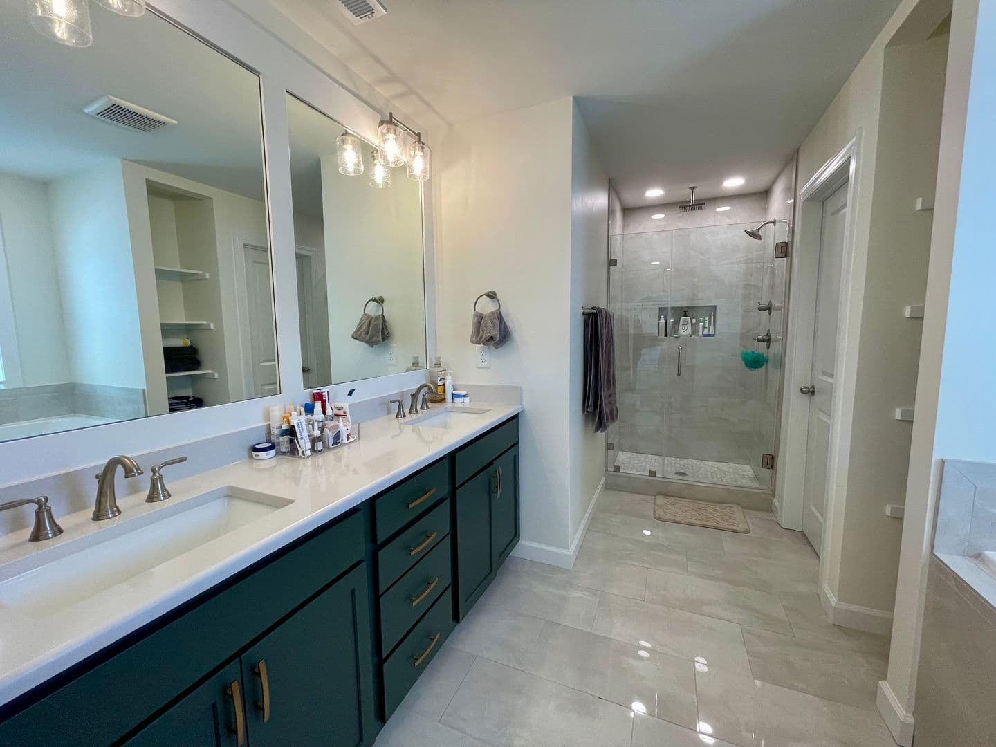 Virginia Beach House: 1349 Narrow Way