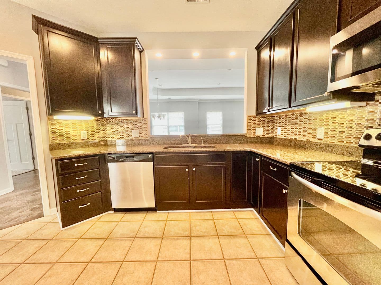 Norfolk House: 8230 Highland Street