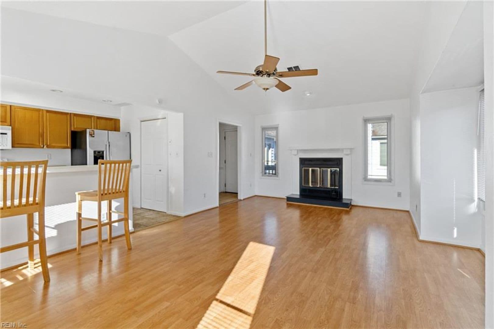 Virginia Beach House: 622 Pinewood Drive
