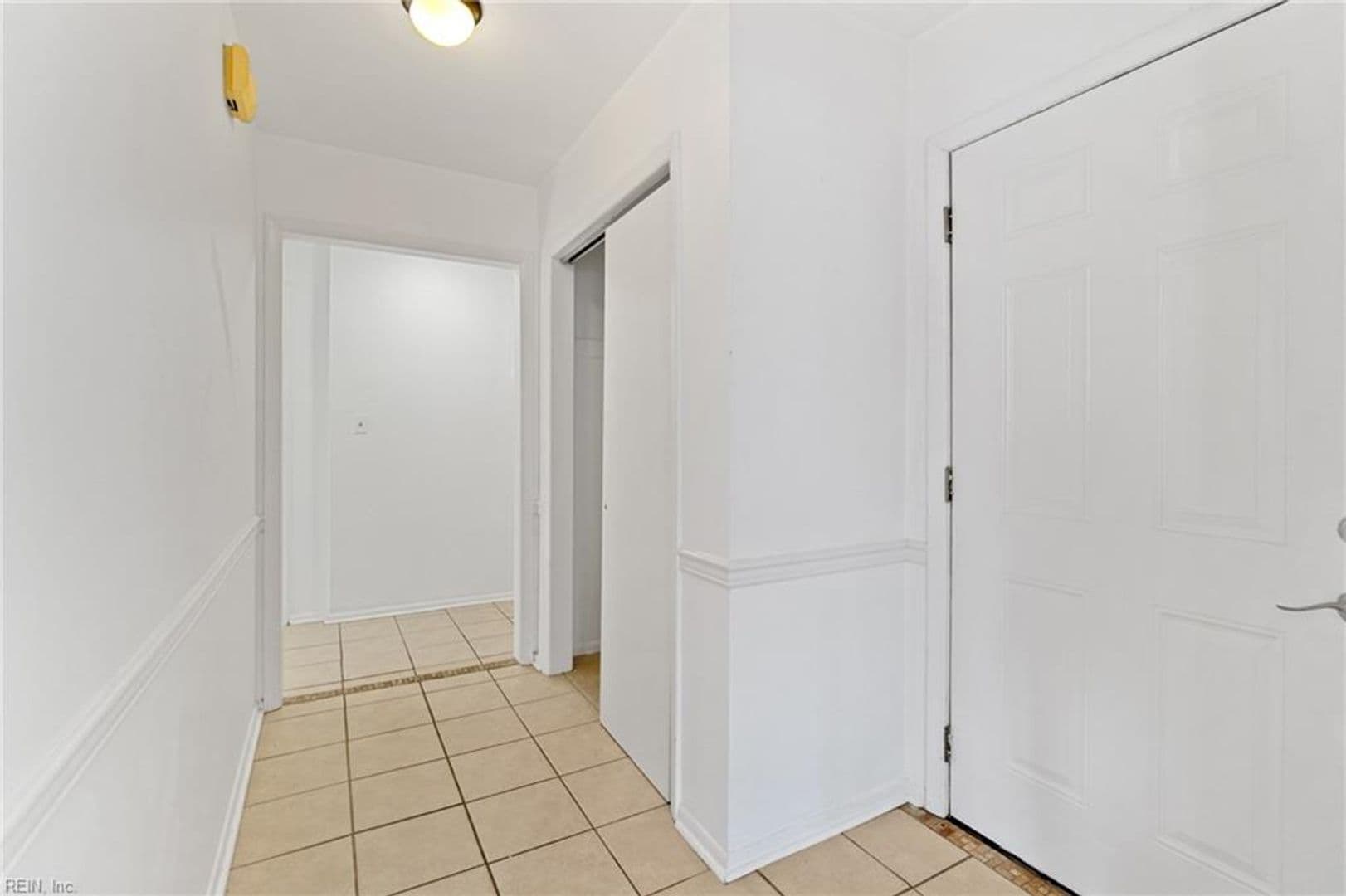Virginia Beach House: 622 Pinewood Drive