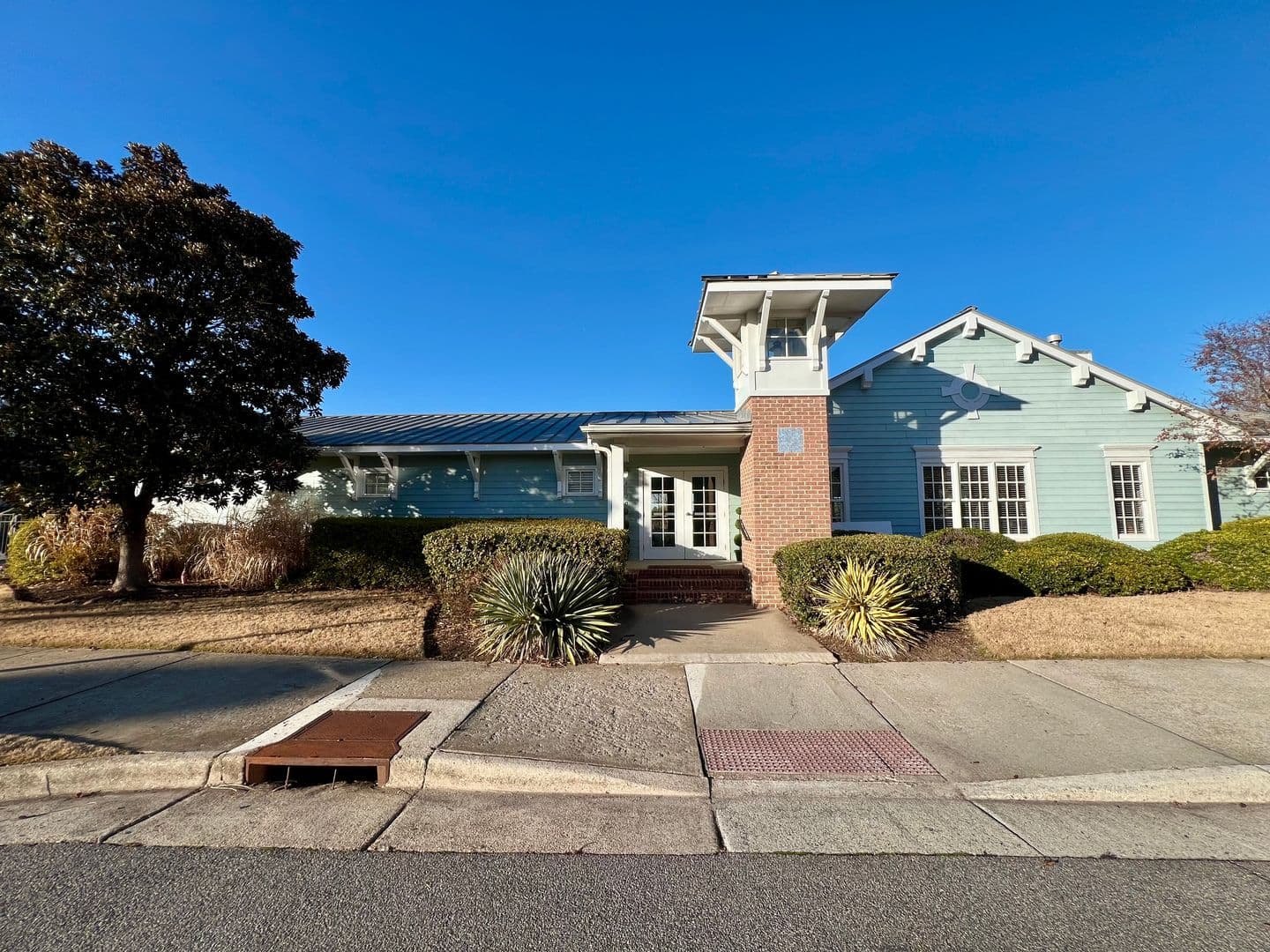 Norfolk House: 8230 Highland Street