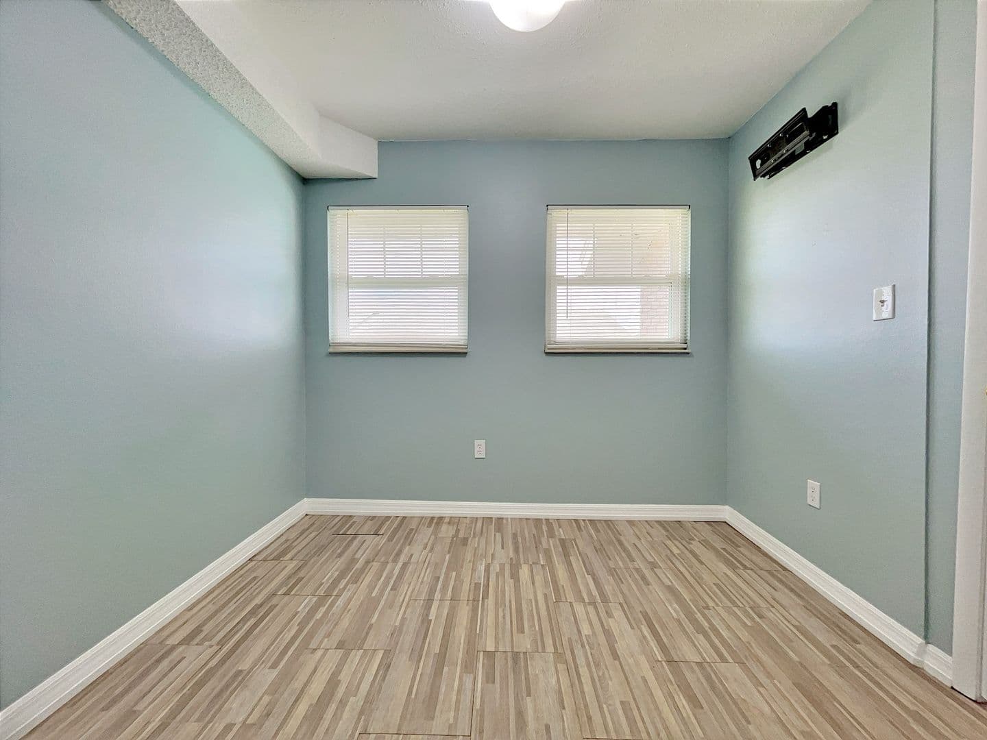 Orlando Condo: 865 Sky Lake Circle Apt. D