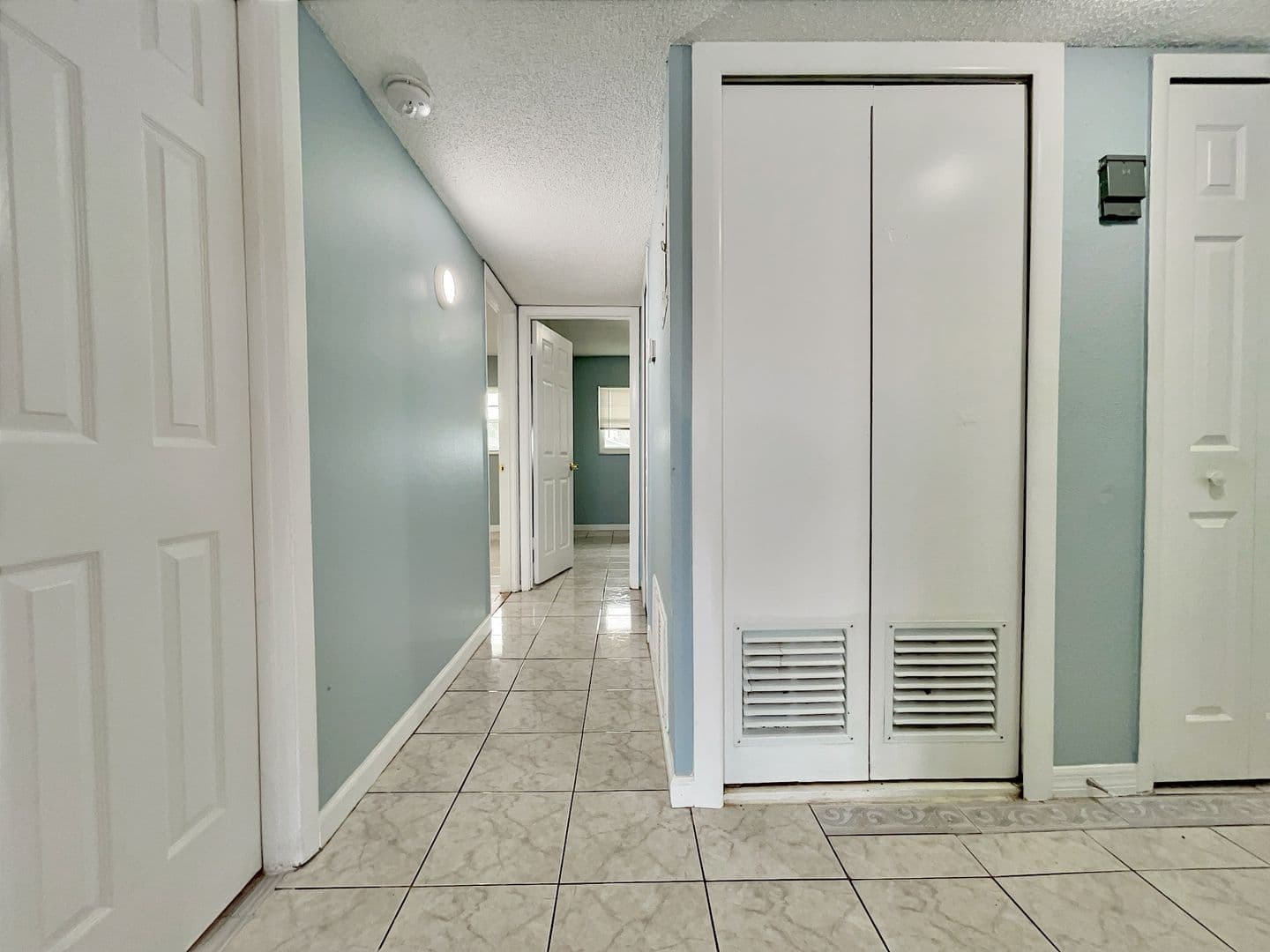 Orlando Condo: 865 Sky Lake Circle Apt. D