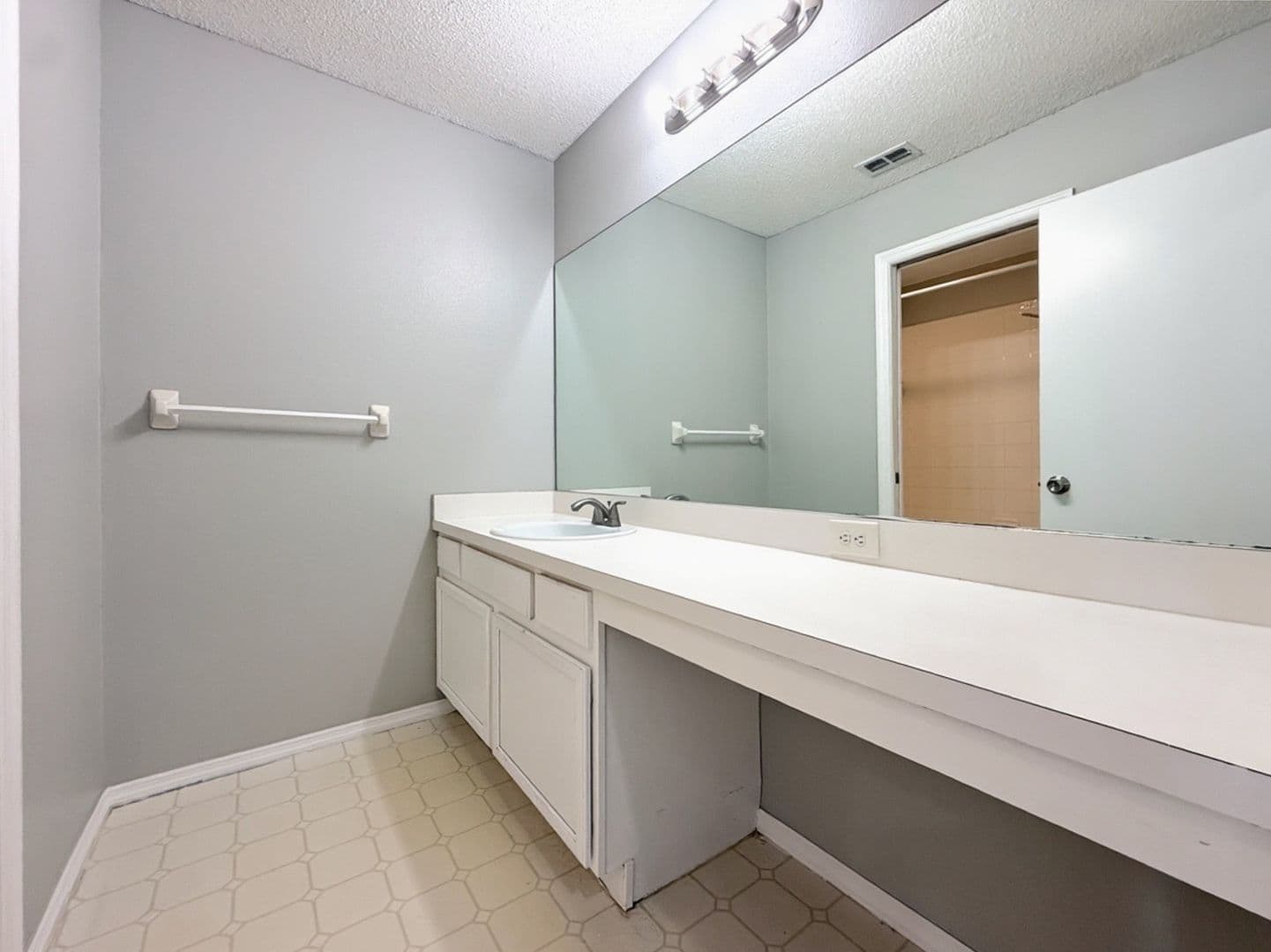 Orlando House: 13180 Summerton Avenue