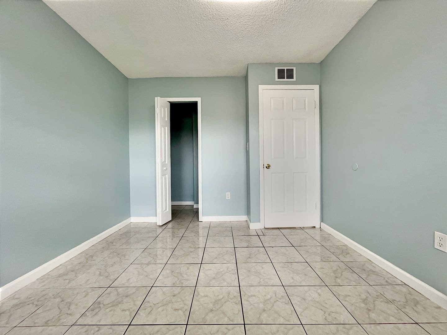 Orlando Condo: 865 Sky Lake Circle Apt. D