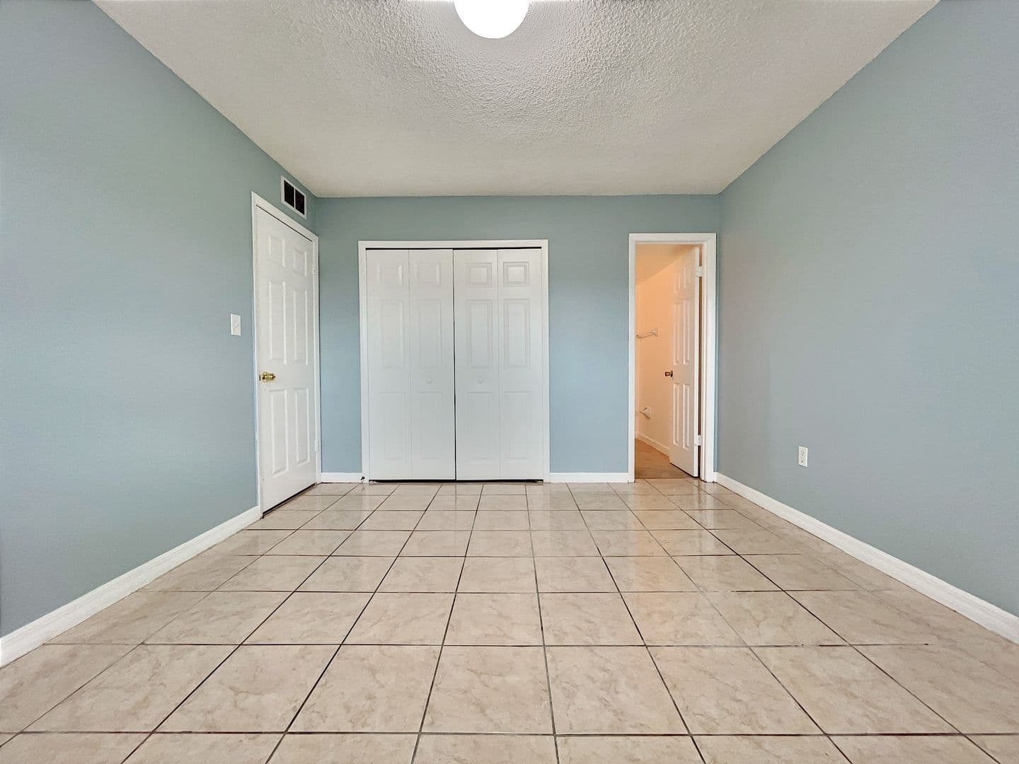 Orlando Condo: 865 Sky Lake Circle Apt. D