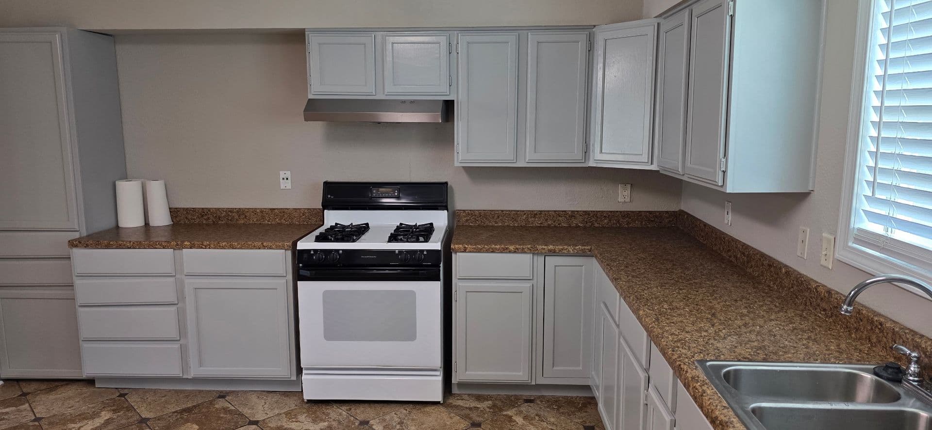 Galveston House: 7117 Poplar