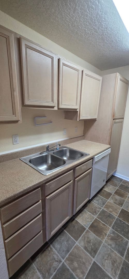 Jamaica Beach Apartment: 16506 Blackbeard Rd