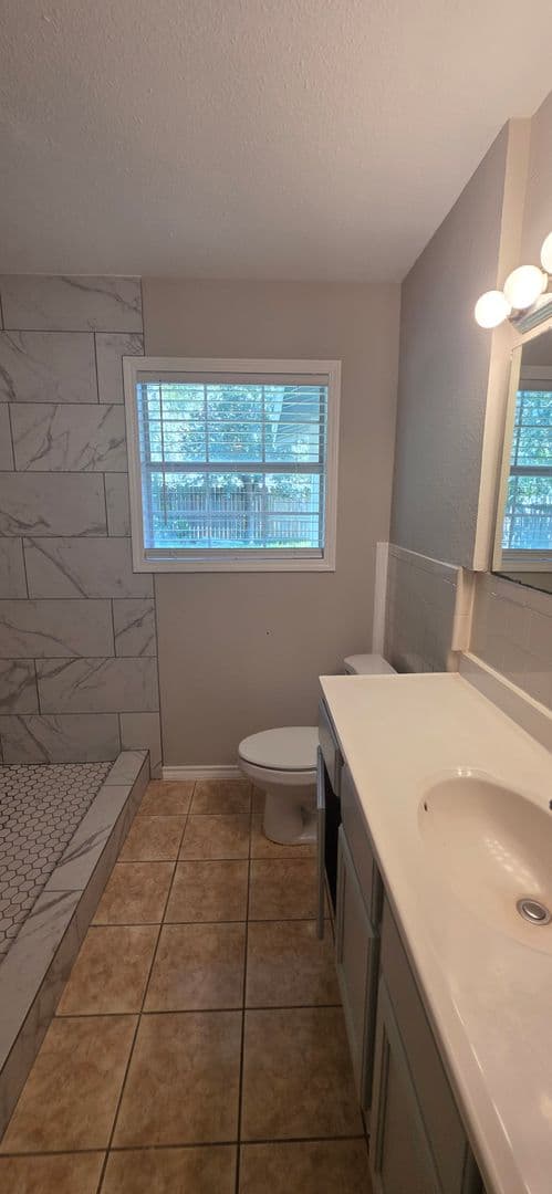 Galveston House: 7117 Poplar