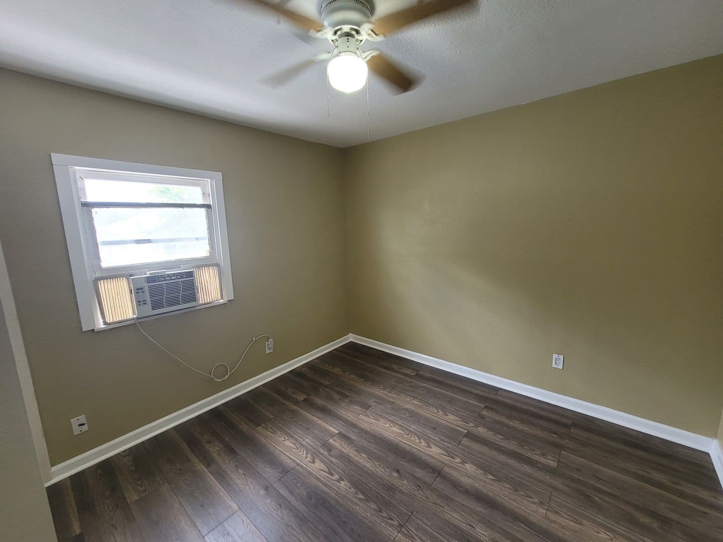 Galveston Apartment: 5401 Avenue P 1/2