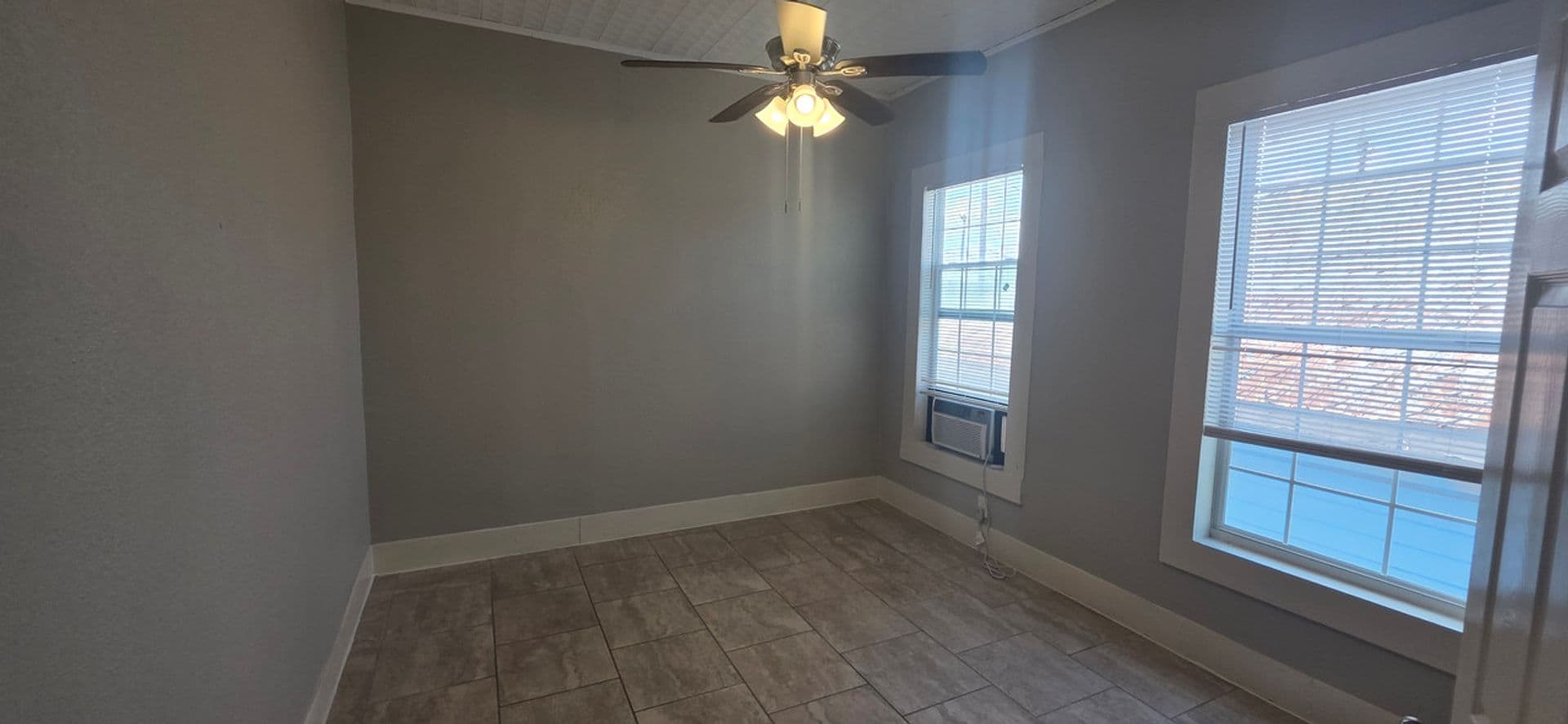 Galveston Apartment: 712 40th Street up