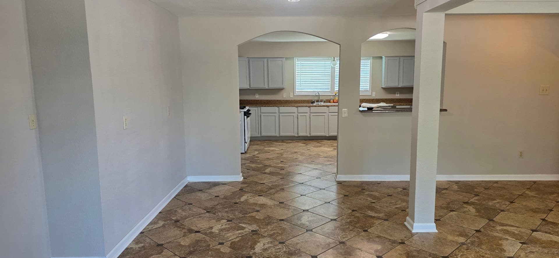 Galveston House: 7117 Poplar
