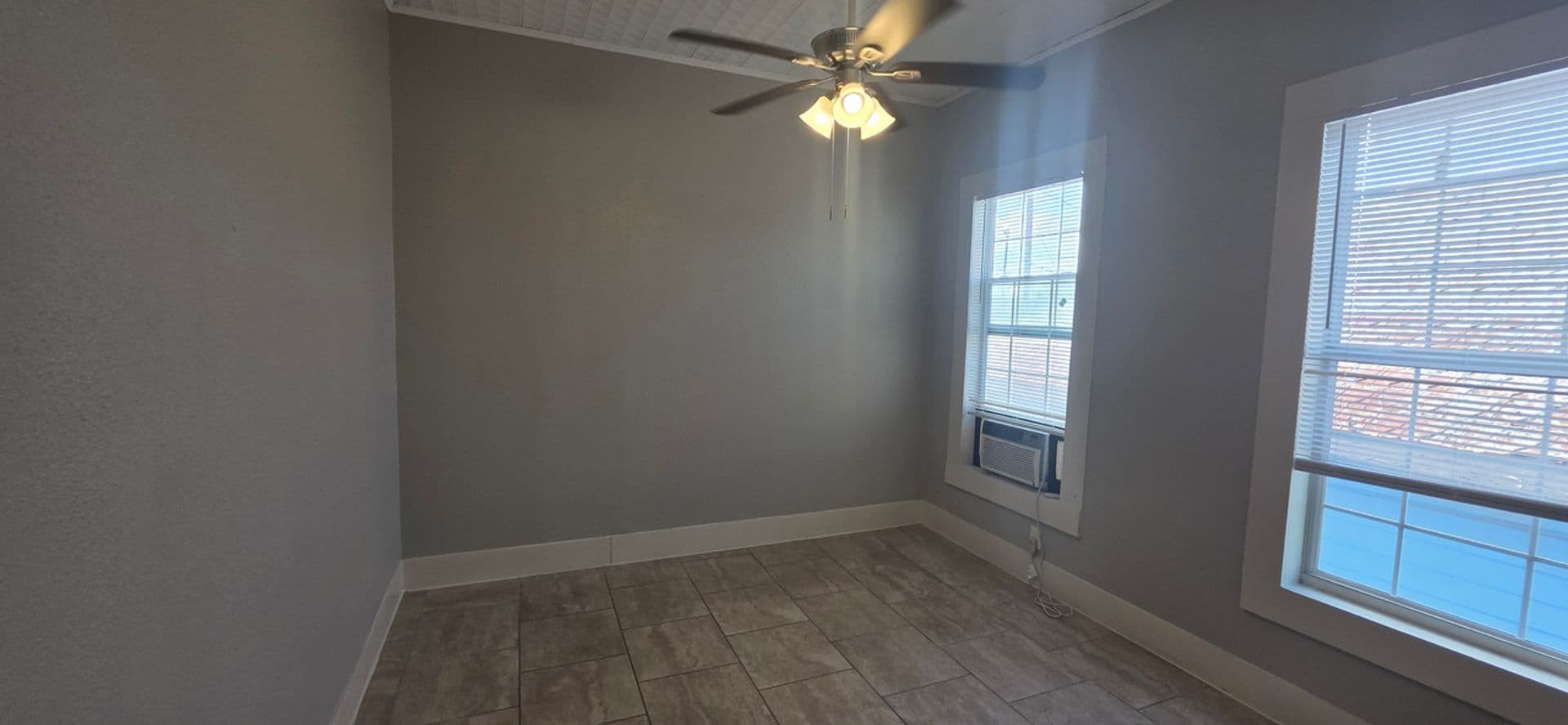 Galveston Apartment: 712 40th Street up