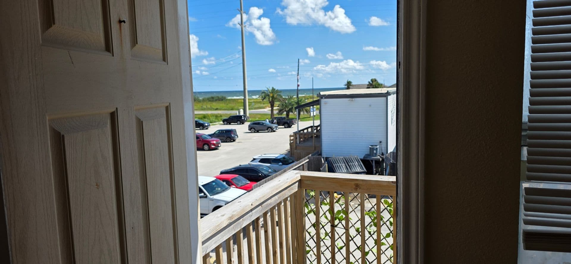 Jamaica Beach Apartment: 16506 Blackbeard Rd
