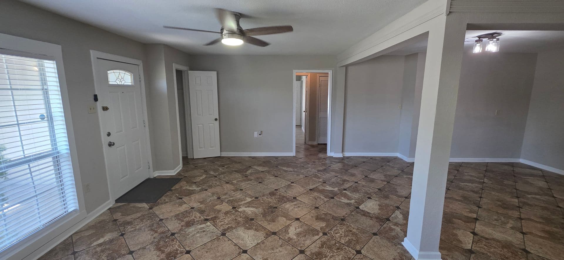 Galveston House: 7117 Poplar