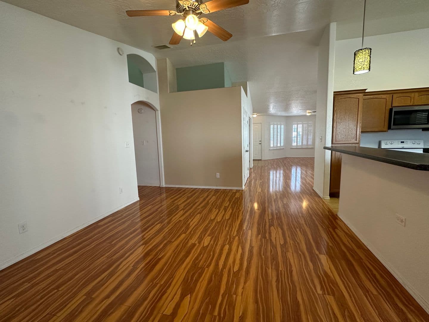 Farmington House: 4115 Azalea St.