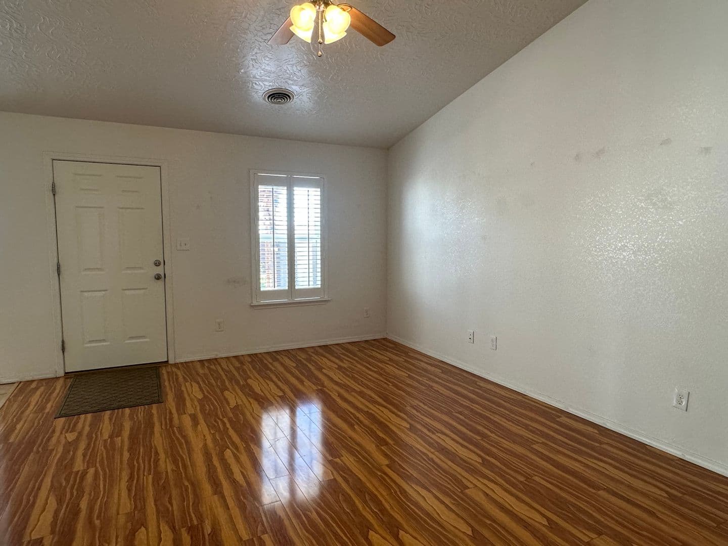 Farmington House: 4115 Azalea St.