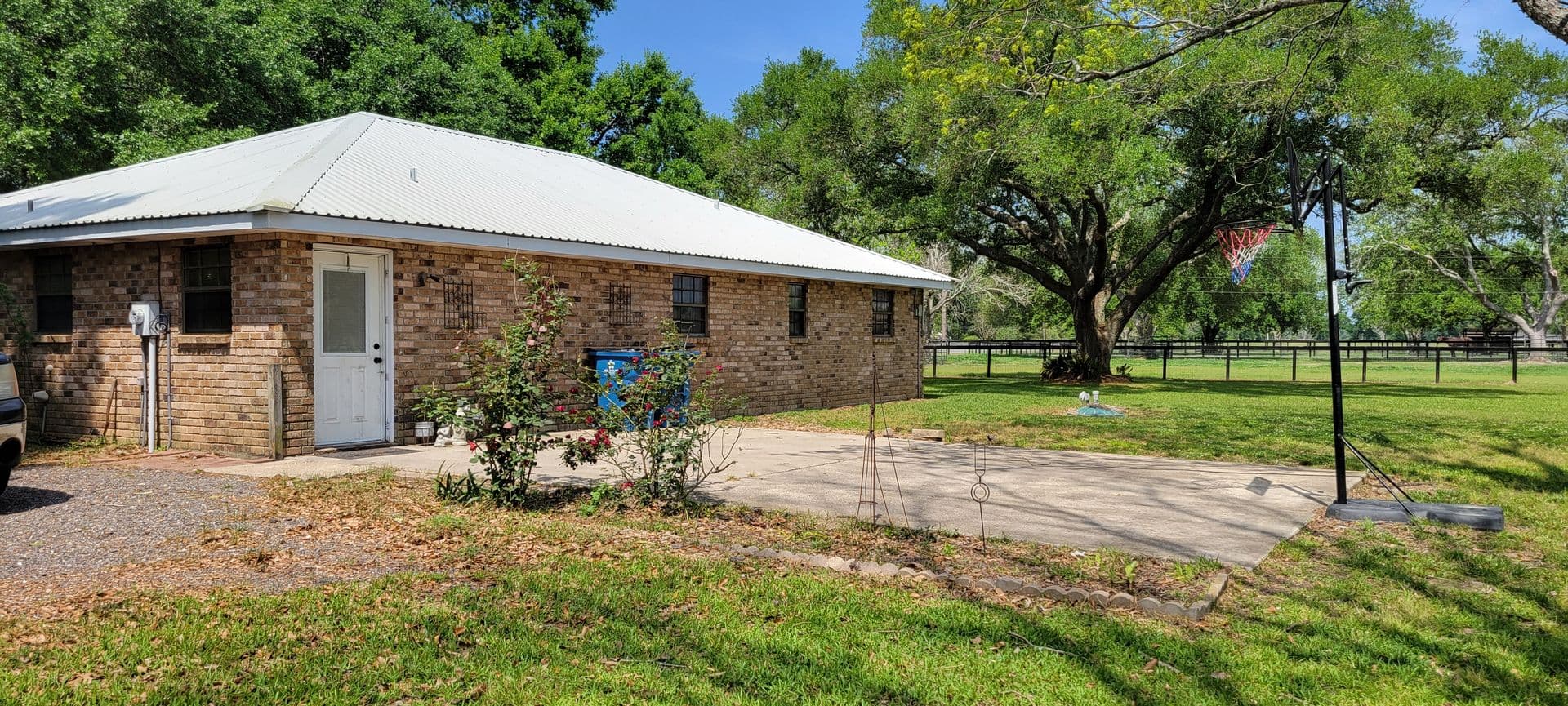 Carencro House: 1821 Gendarme Rd