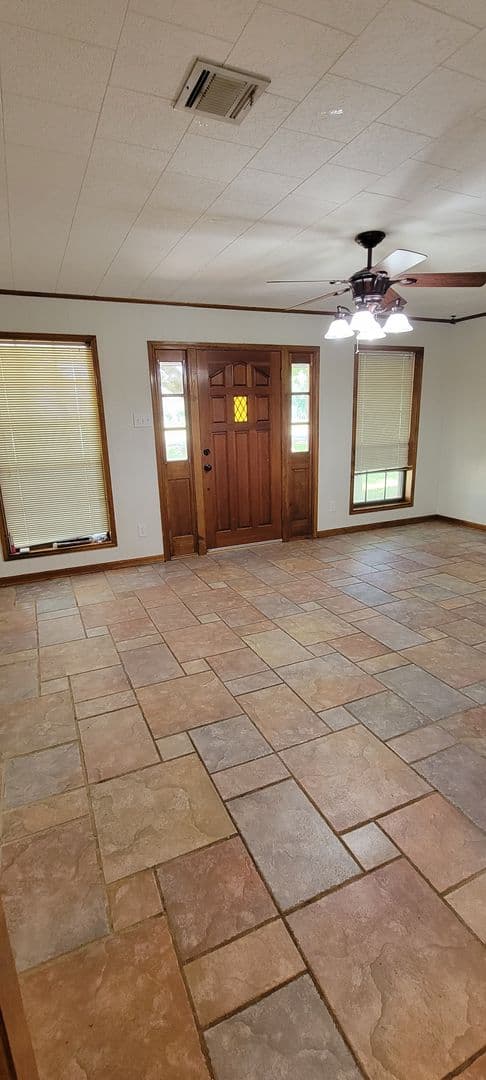 Carencro House: 1821 Gendarme Rd