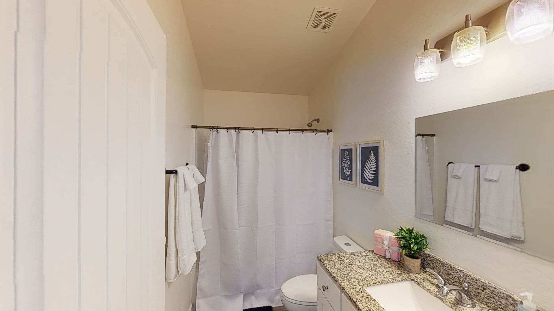 Show Low Multiplex: 561 N 10th Place
