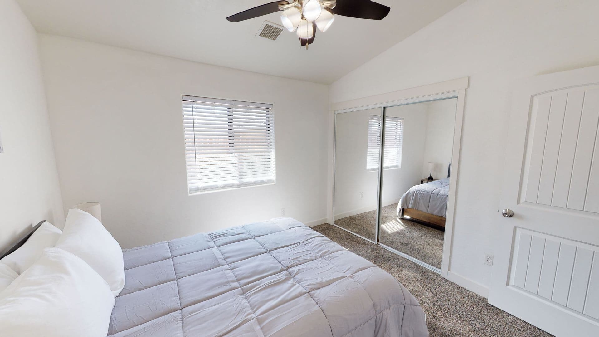 Show Low Multiplex: 561 N 10th Place