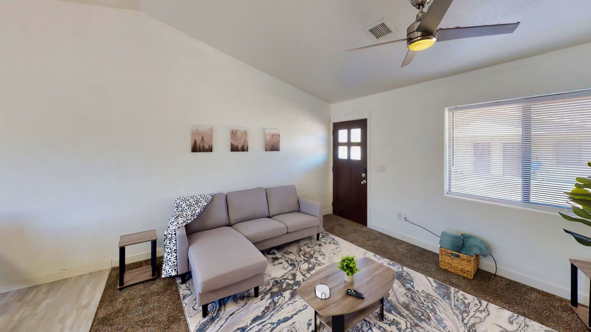 Show Low Multiplex: 561 N 10th Place