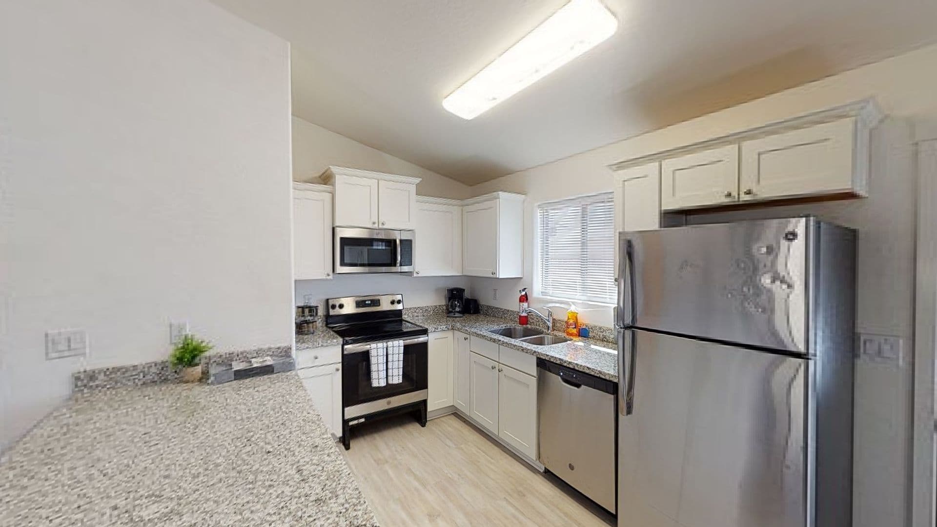 Show Low Multiplex: 561 N 10th Place