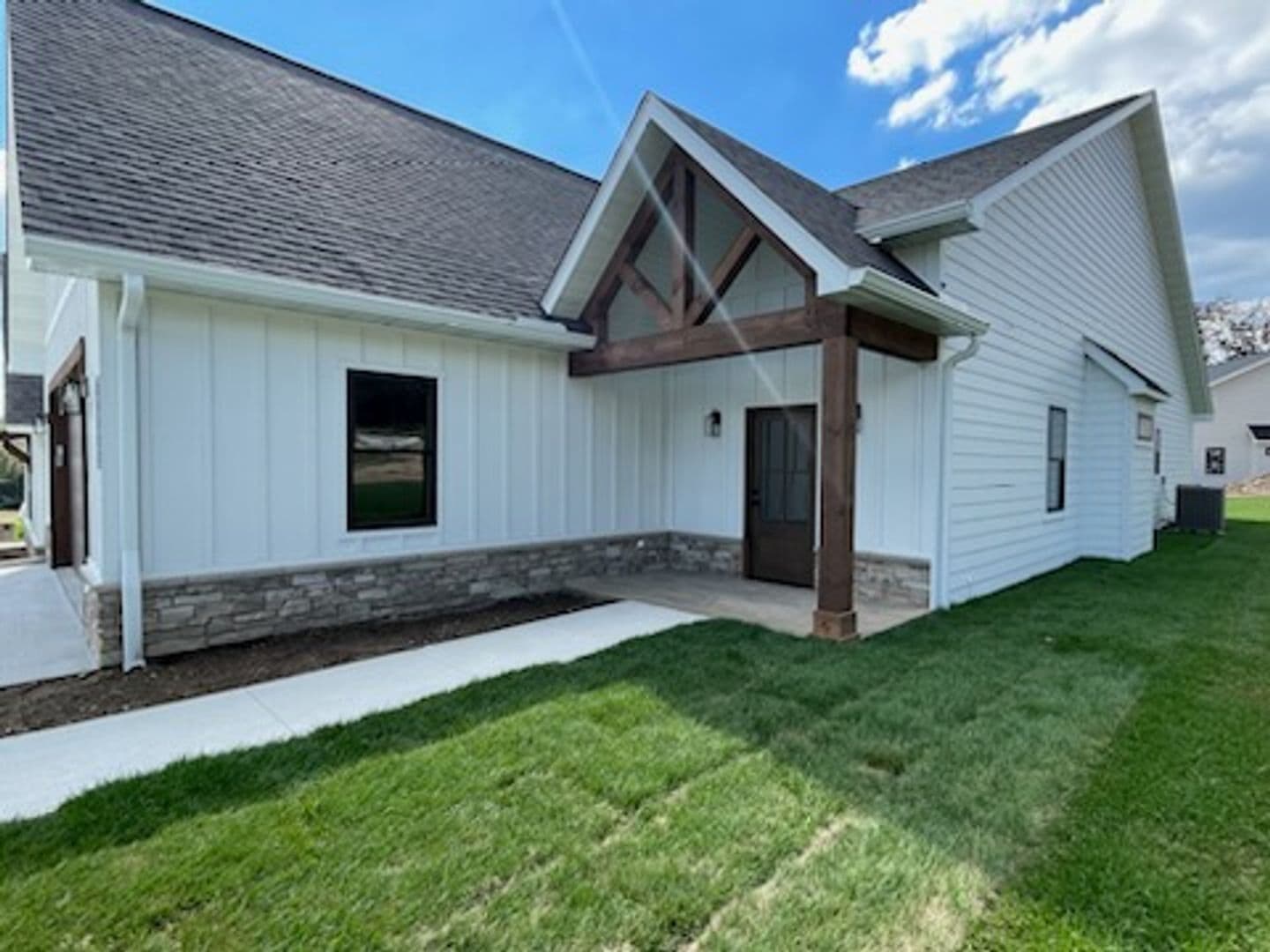 Rolla House: 10987 Quails Nest
