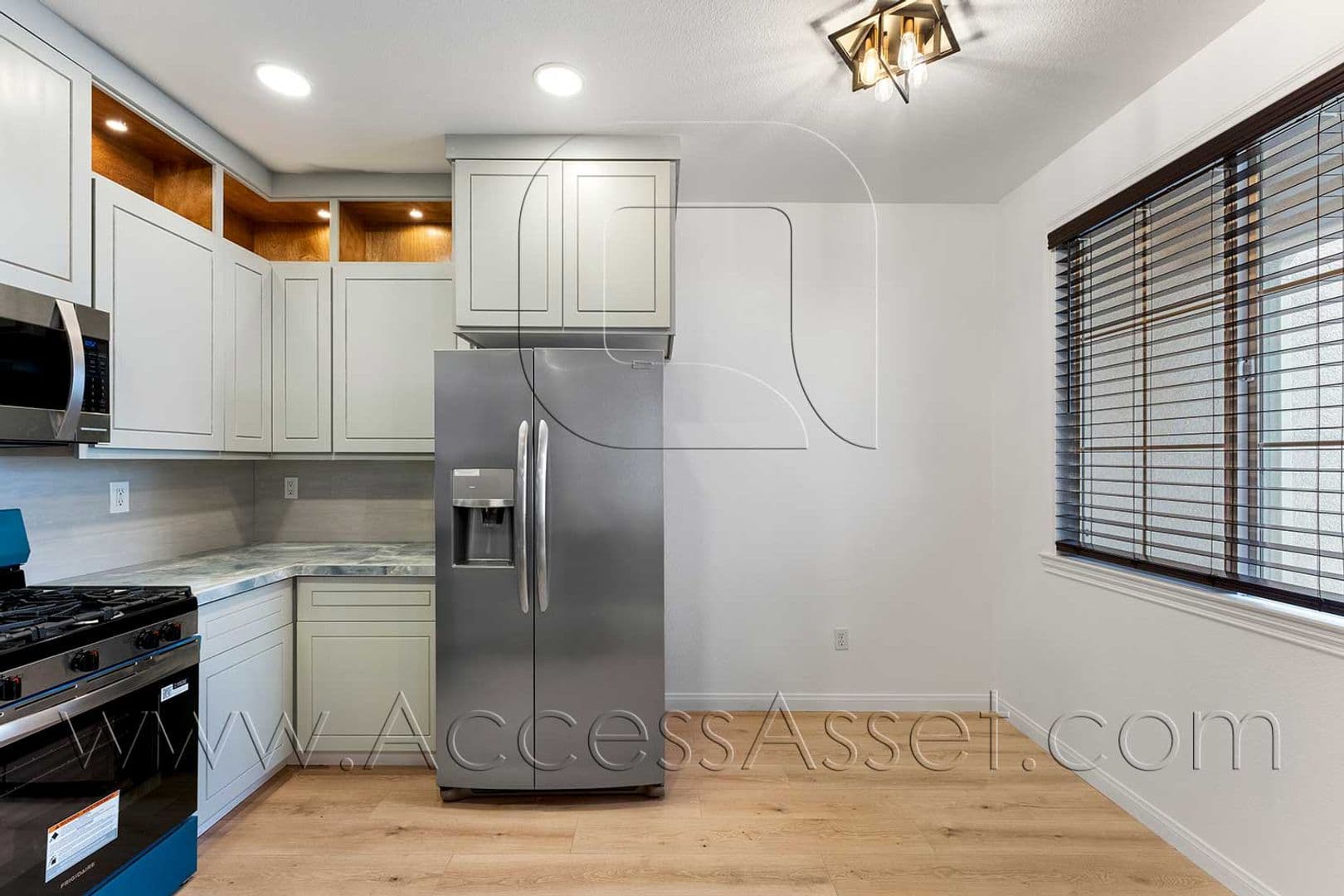 Oceanside House: 288 Fisherman Lane #3