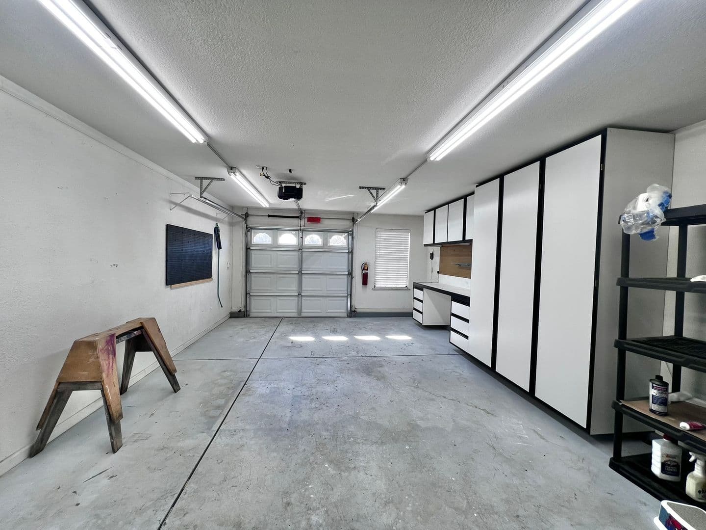 Manteca House: 1695 Klondike Way