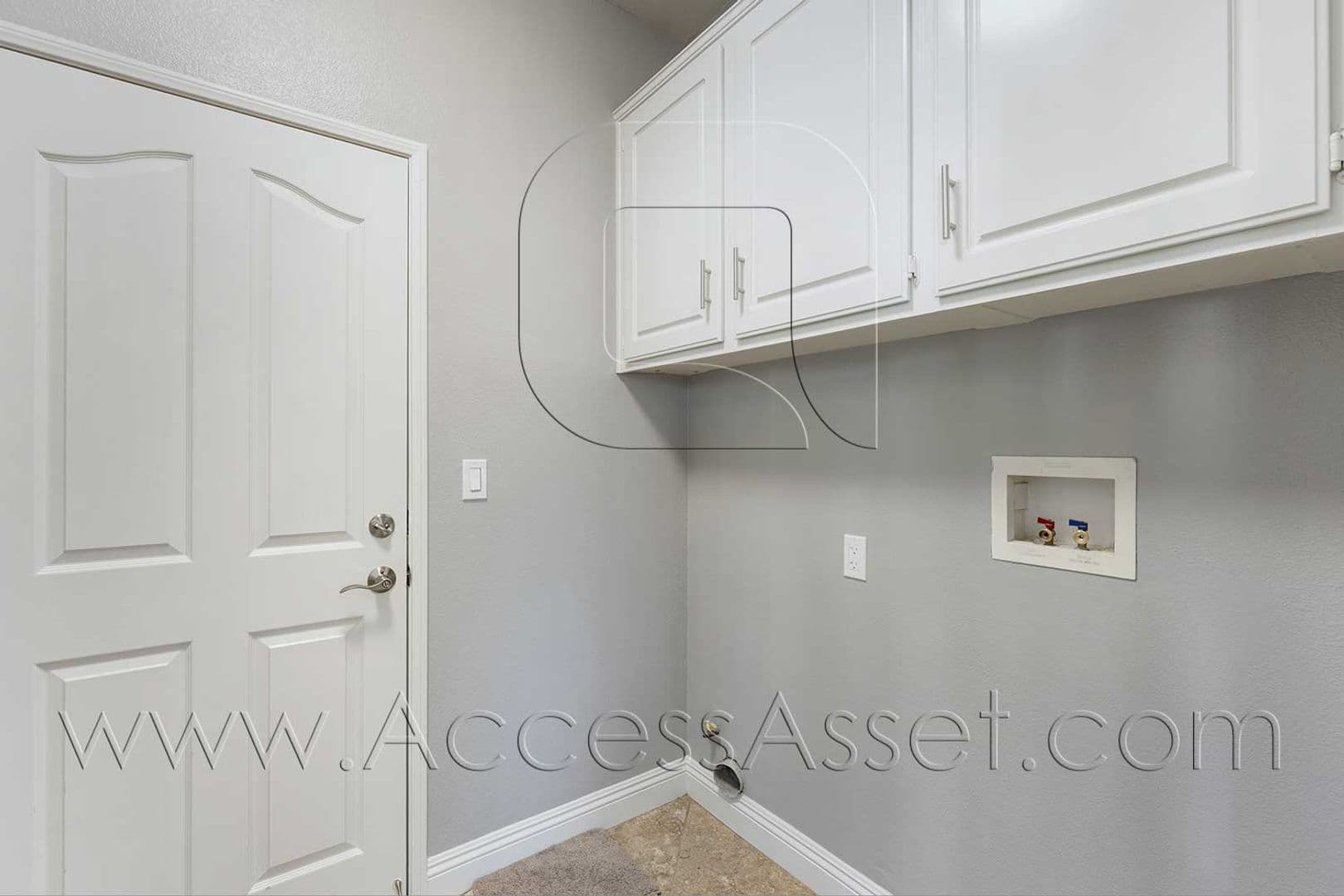 Eastvale House: 13555 Apricot Tree Ln