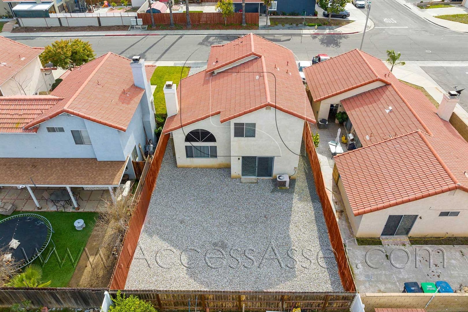 Perris House: 464 E Jarvis St