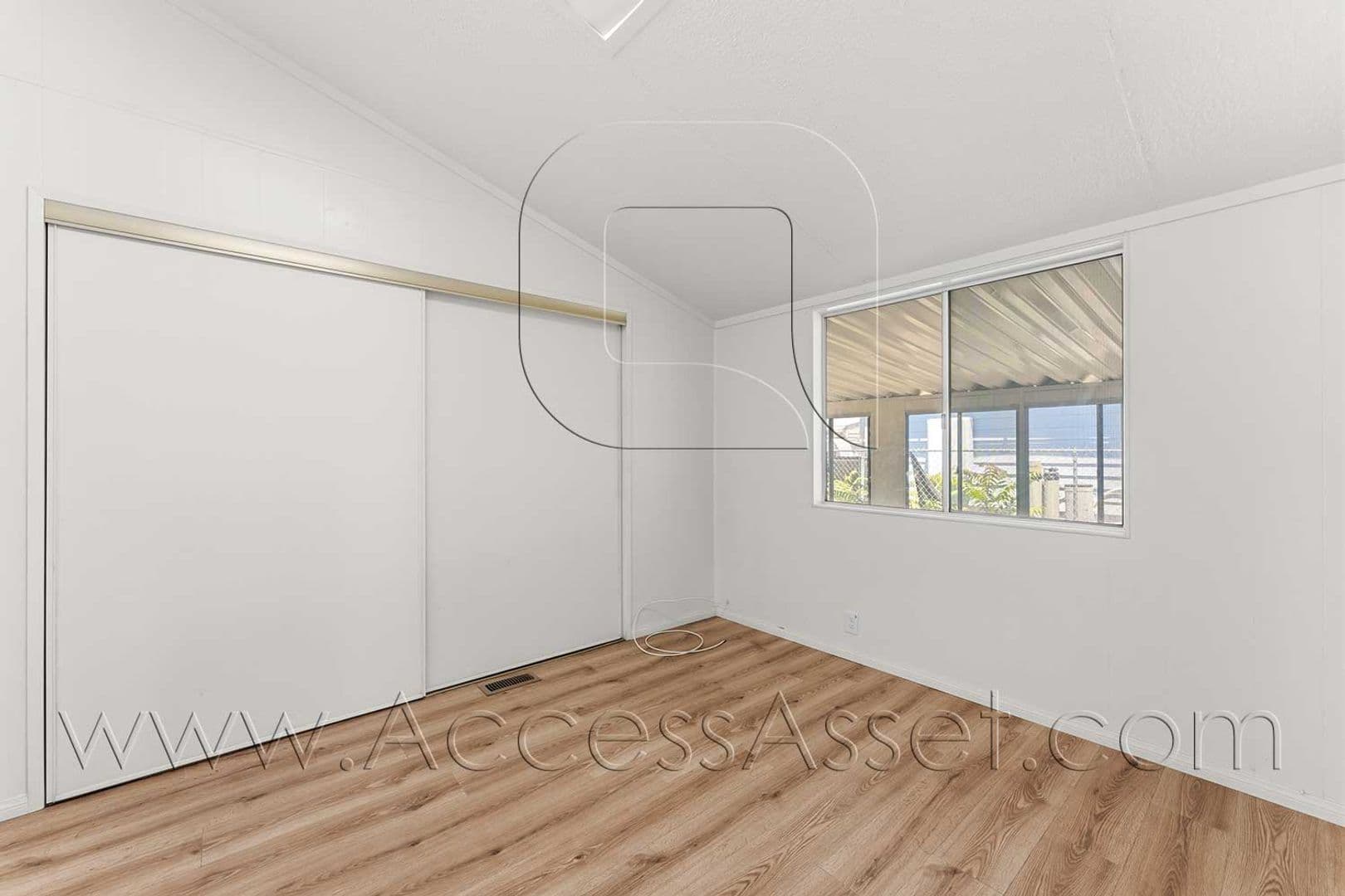 Hemet House: 1360 Cabrillo Dr