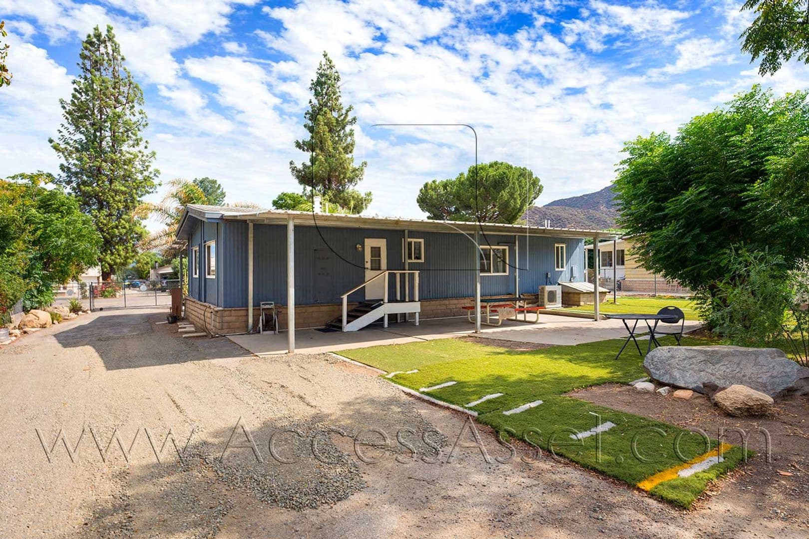 Lake Elsinore House: 32889 Brechtel St