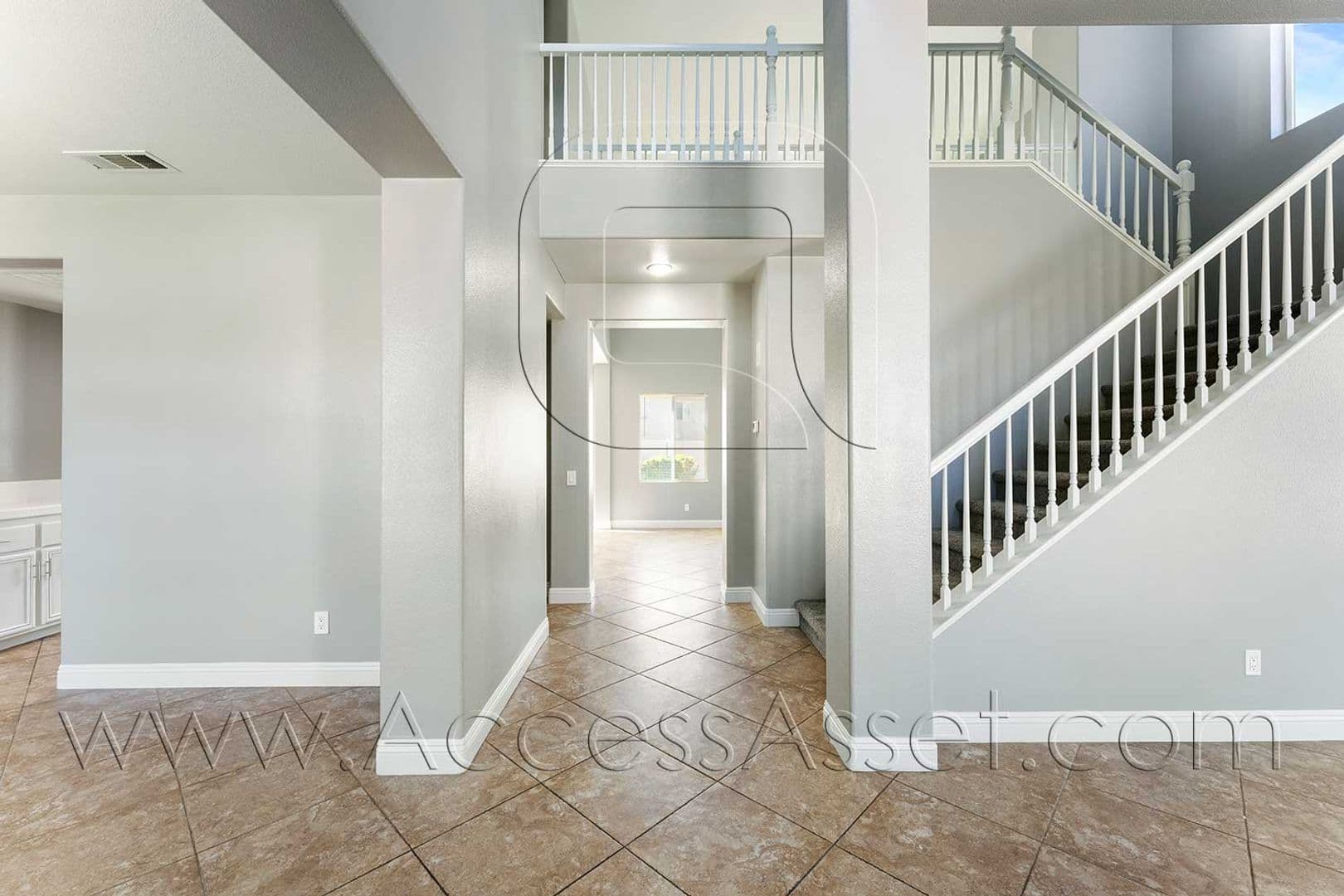 Eastvale House: 13555 Apricot Tree Ln