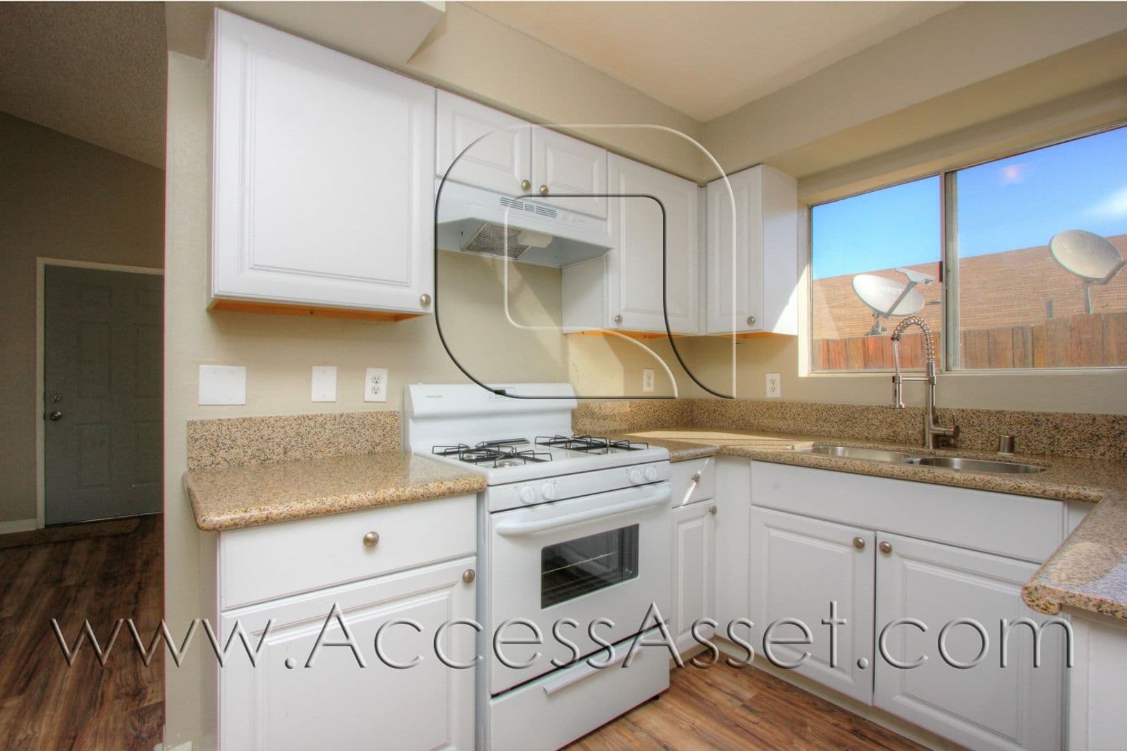 Lake Elsinore Apartment: 33150 Esther St.